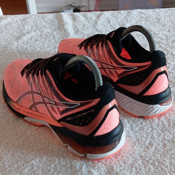 Asics Gel Jadeite Running Shoes - Picture 8 of 16